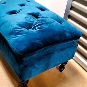 Velvet ottoman